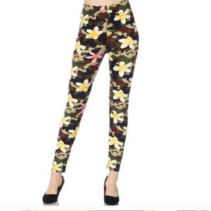 3 pack OSFA Yellow Camo Colored Leggings